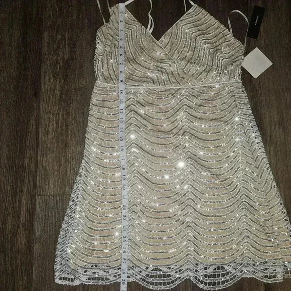 Lulus Tan and Silver Sequin CrissCross Adjustable Straps Mini‎ Dress Sz L - Picture 9 of 12